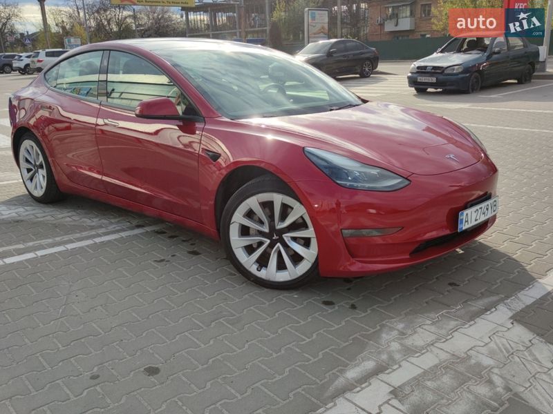 Седан Tesla Model 3 2022 в Киеве