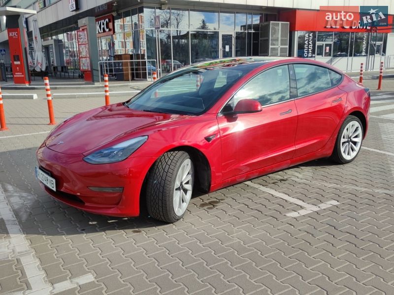 Седан Tesla Model 3 2022 в Киеве
