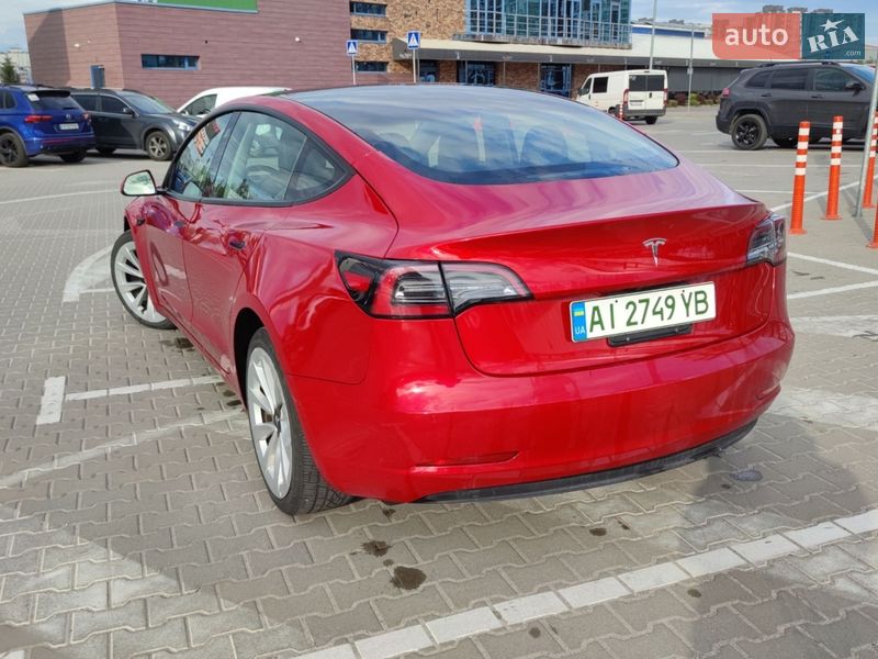 Седан Tesla Model 3 2022 в Киеве