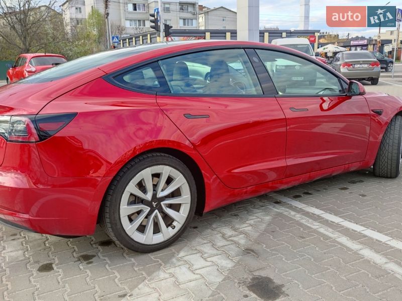 Седан Tesla Model 3 2022 в Киеве