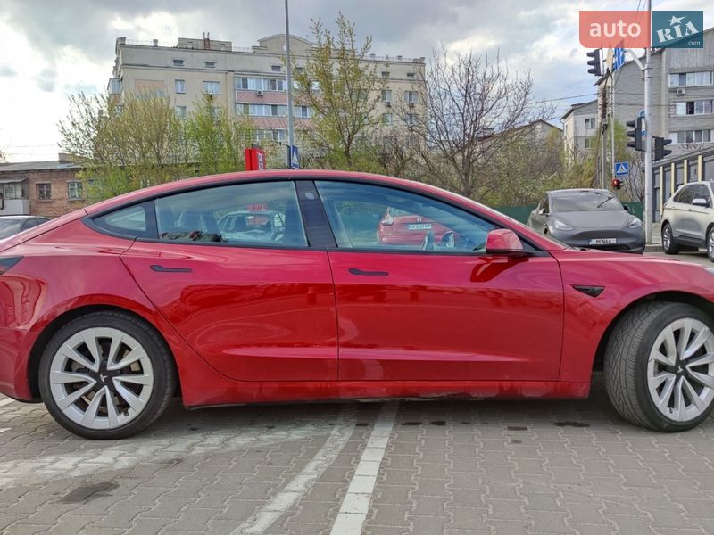 Седан Tesla Model 3 2022 в Киеве