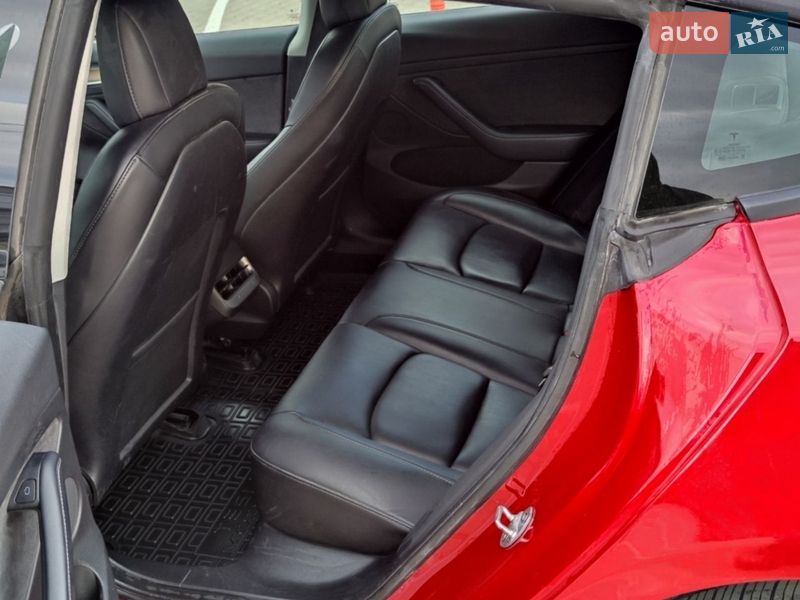 Седан Tesla Model 3 2022 в Киеве