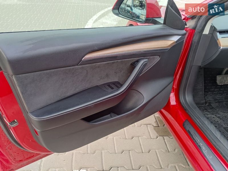 Седан Tesla Model 3 2022 в Киеве