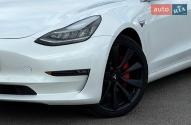 Седан Tesla Model 3 2019 в Кривому Розі
