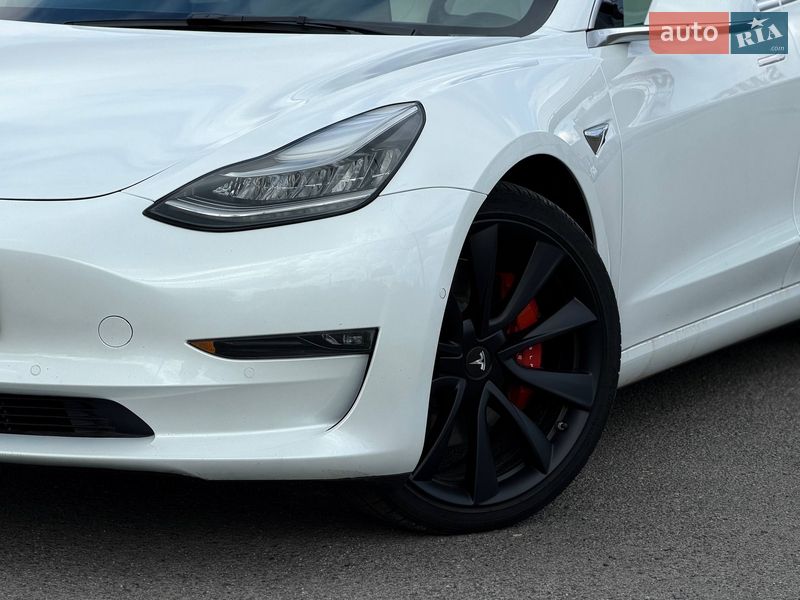 Седан Tesla Model 3 2019 в Кривому Розі