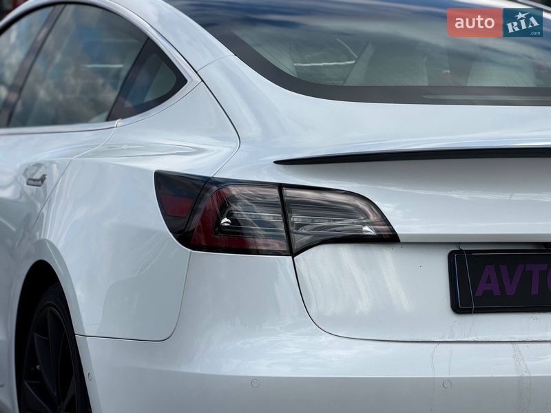 Седан Tesla Model 3 2019 в Кривому Розі