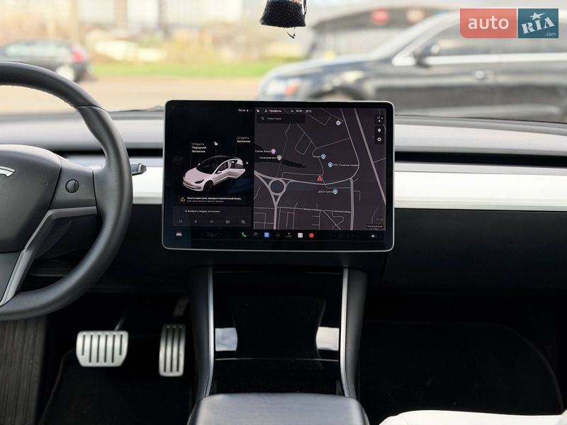 Седан Tesla Model 3 2019 в Кривому Розі