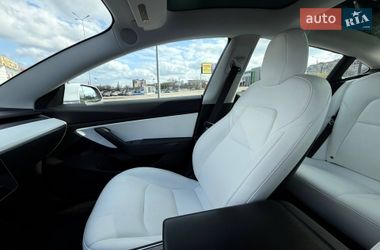 Седан Tesla Model 3 2019 в Кривому Розі