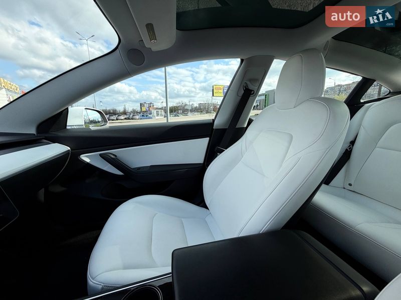Седан Tesla Model 3 2019 в Кривому Розі