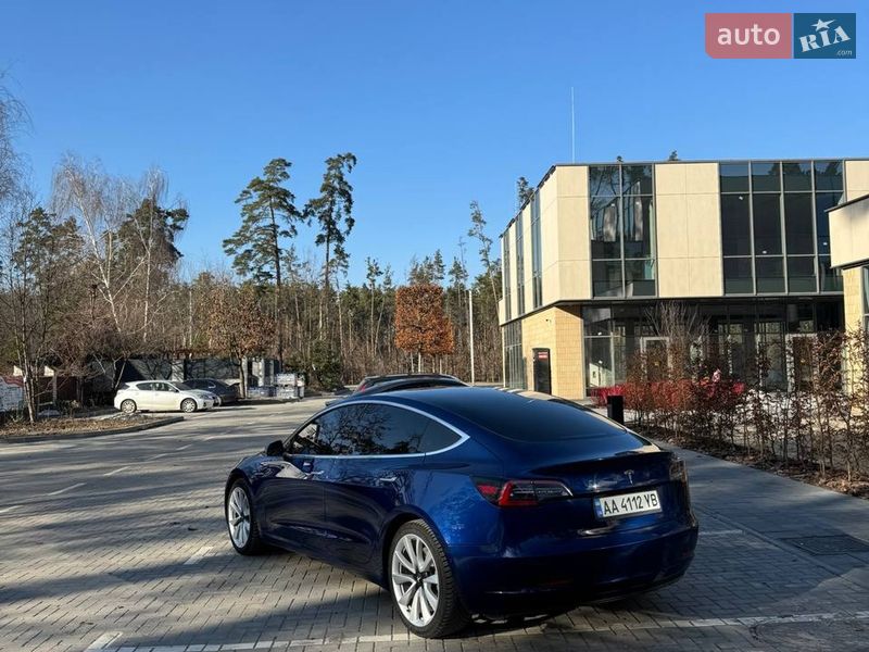 Седан Tesla Model 3 2019 в Києві