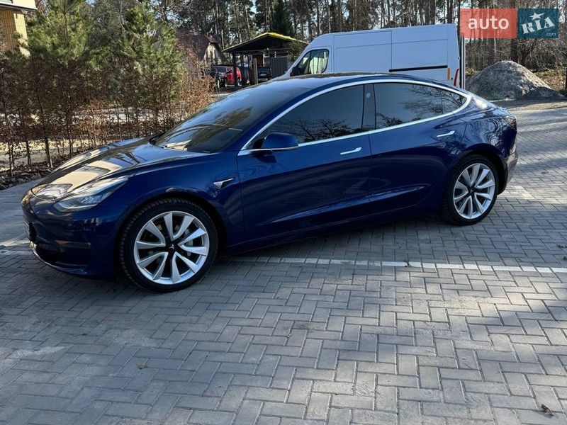 Седан Tesla Model 3 2019 в Києві