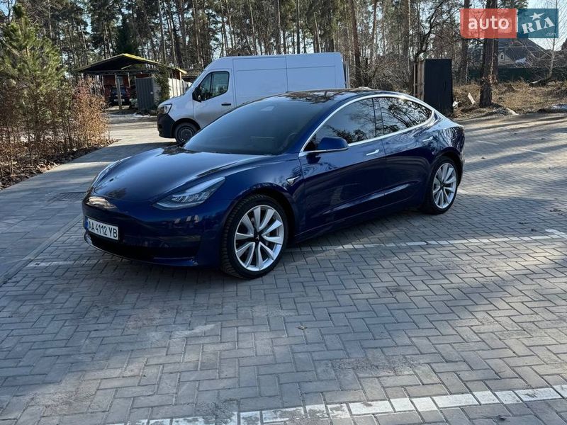 Седан Tesla Model 3 2019 в Києві