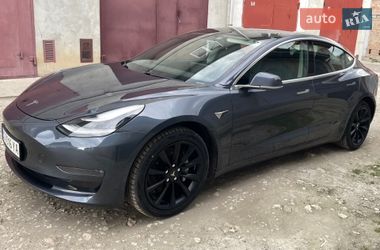 Седан Tesla Model 3 2020 в Тернополі