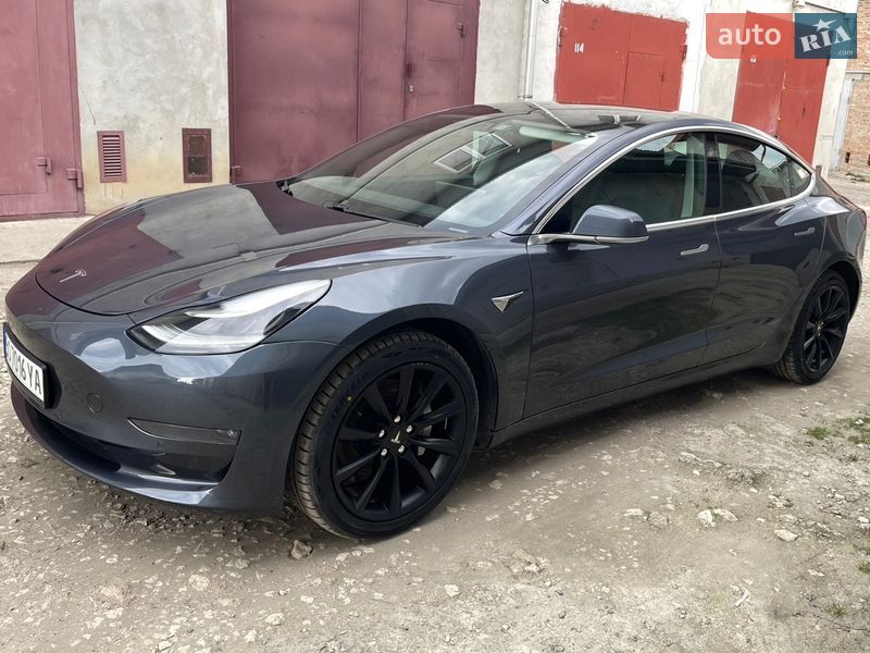 Седан Tesla Model 3 2020 в Тернополе