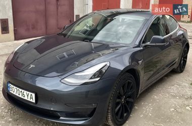 Седан Tesla Model 3 2020 в Тернополе