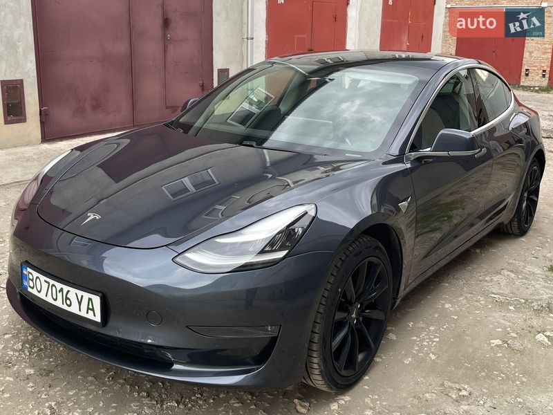 Седан Tesla Model 3 2020 в Тернополе