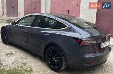 Седан Tesla Model 3 2020 в Тернополе