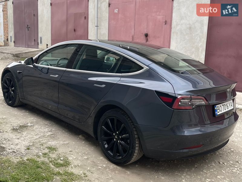 Седан Tesla Model 3 2020 в Тернополе