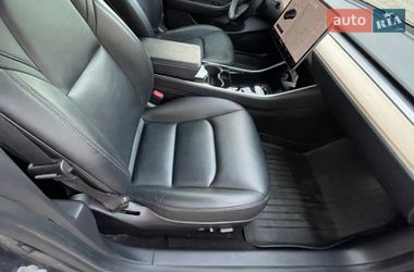 Седан Tesla Model 3 2020 в Тернополе