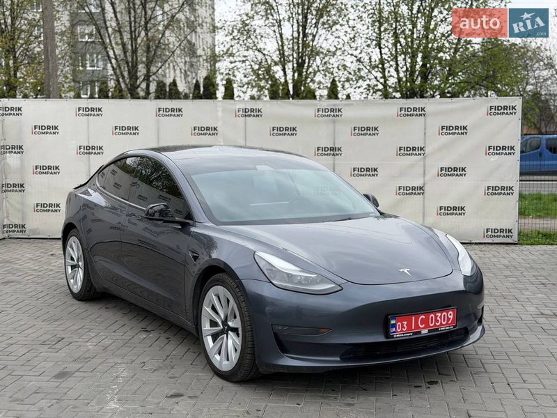 Tesla Model 3 2021