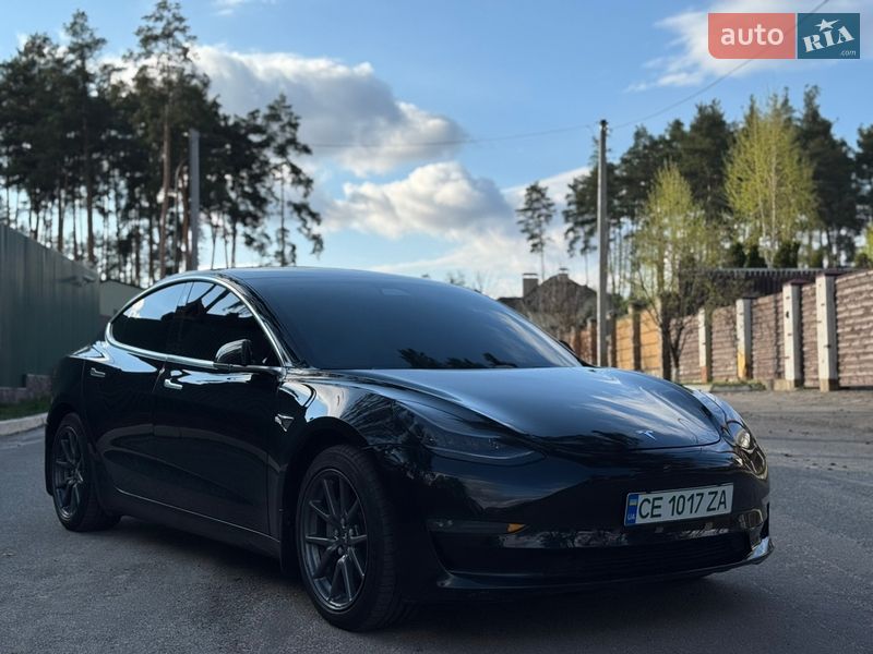 Седан Tesla Model 3 2019 в Киеве
