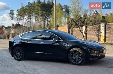 Седан Tesla Model 3 2019 в Киеве