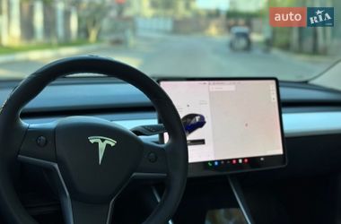 Седан Tesla Model 3 2019 в Киеве