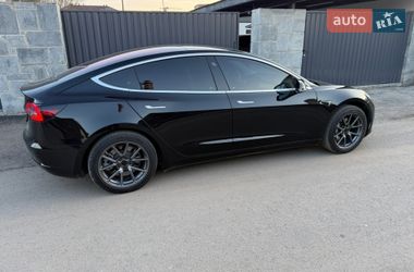 Седан Tesla Model 3 2019 в Старокостянтинові