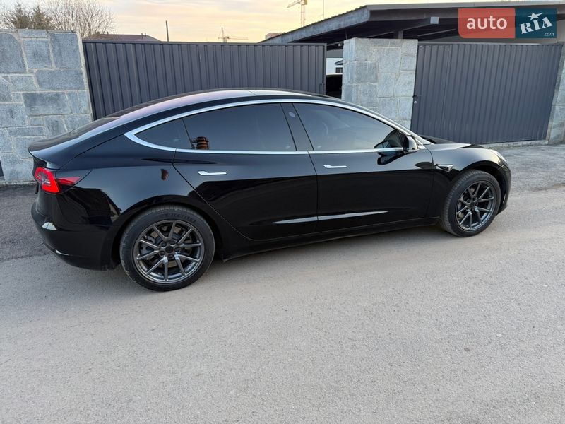 Седан Tesla Model 3 2019 в Старокостянтинові