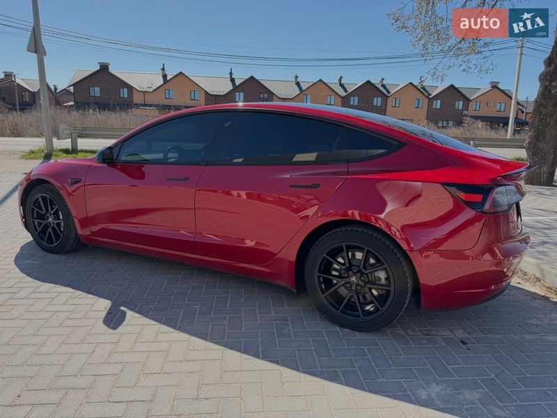 Седан Tesla Model 3 2020 в Виннице