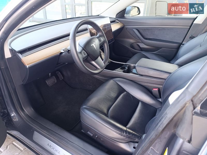 Седан Tesla Model 3 2020 в Каменец-Подольском