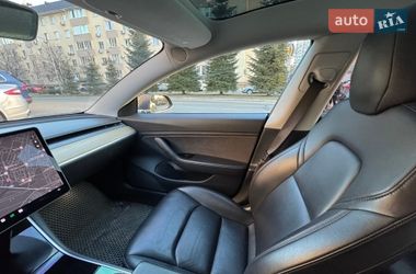 Седан Tesla Model 3 2018 в Києві