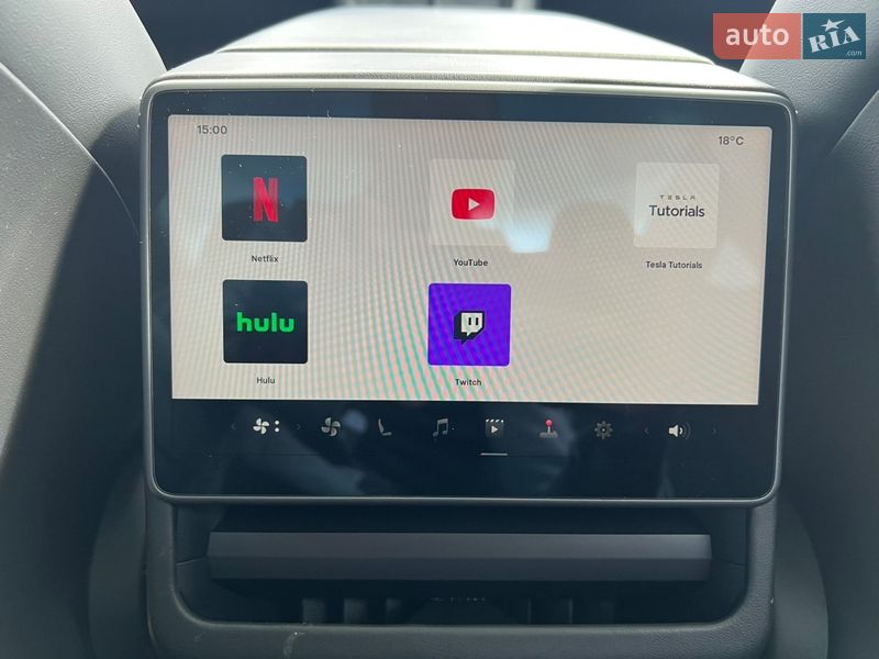 Седан Tesla Model 3 2024 в Киеве