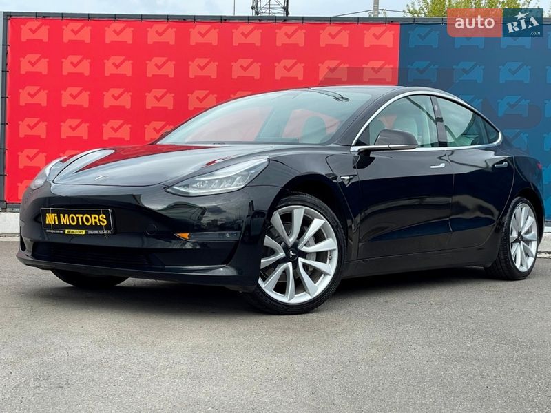 Седан Tesla Model 3 2019 в Киеве