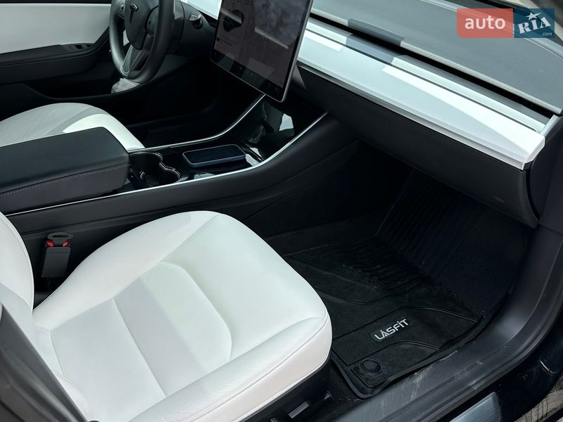 Седан Tesla Model 3 2020 в Харькове
