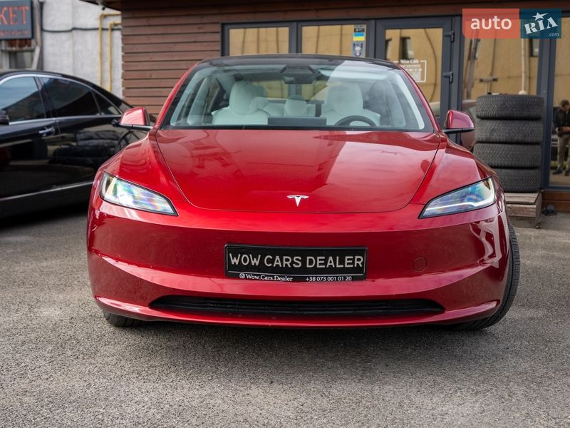 Седан Tesla Model 3 2024 в Киеве