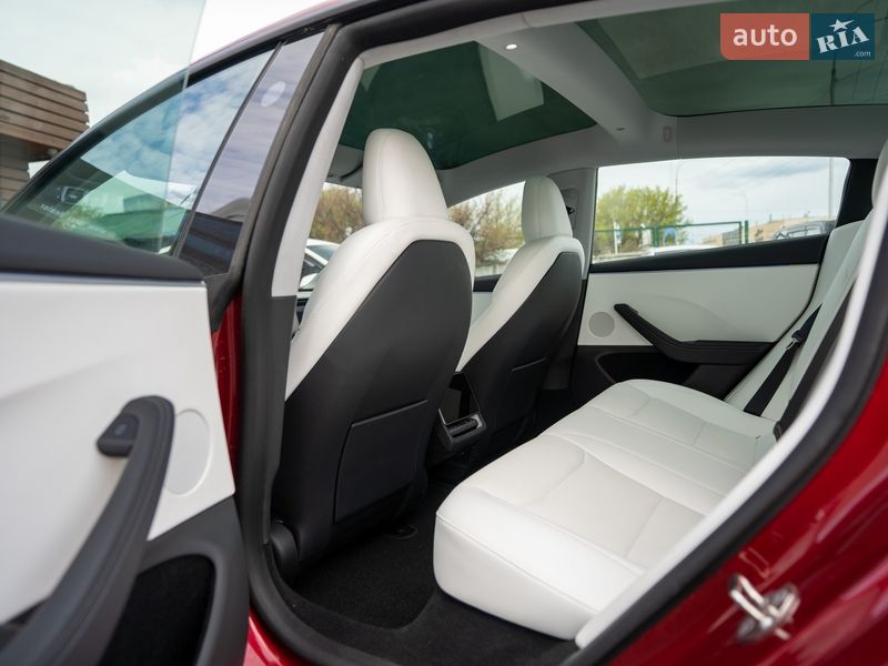 Седан Tesla Model 3 2024 в Киеве