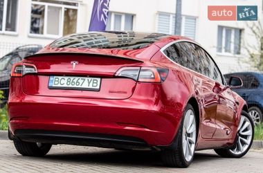 Седан Tesla Model 3 2018 в Львові
