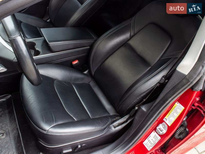 Седан Tesla Model 3 2018 в Львові