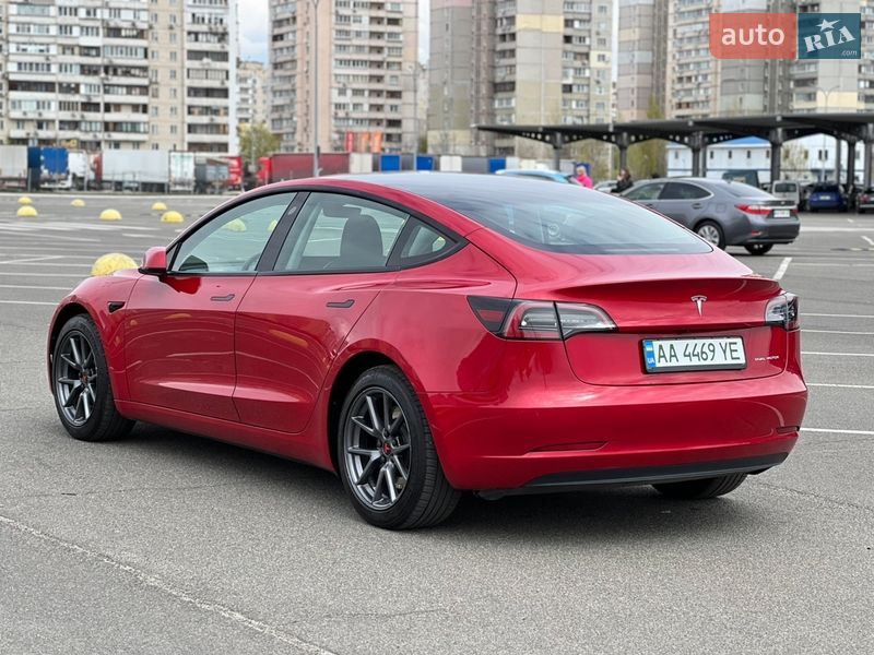 Седан Tesla Model 3 2022 в Киеве