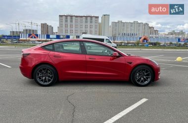 Седан Tesla Model 3 2022 в Киеве
