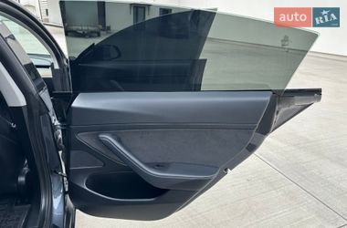 Седан Tesla Model 3 2021 в Луцке