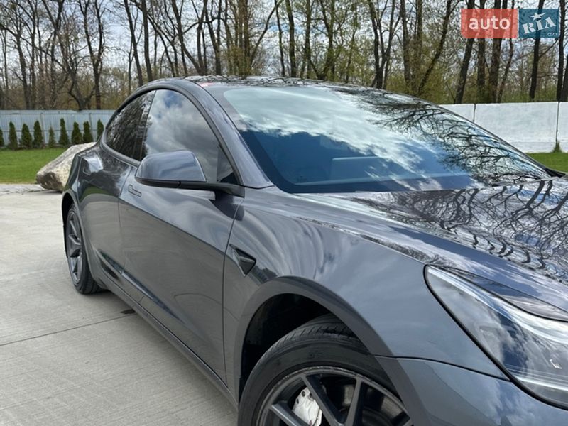 Седан Tesla Model 3 2021 в Луцке