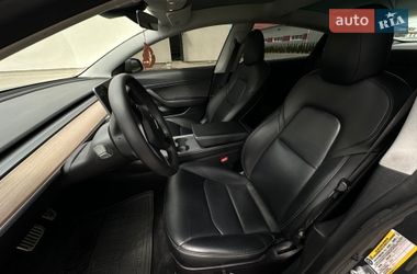 Седан Tesla Model 3 2021 в Луцке
