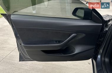 Седан Tesla Model 3 2021 в Луцке