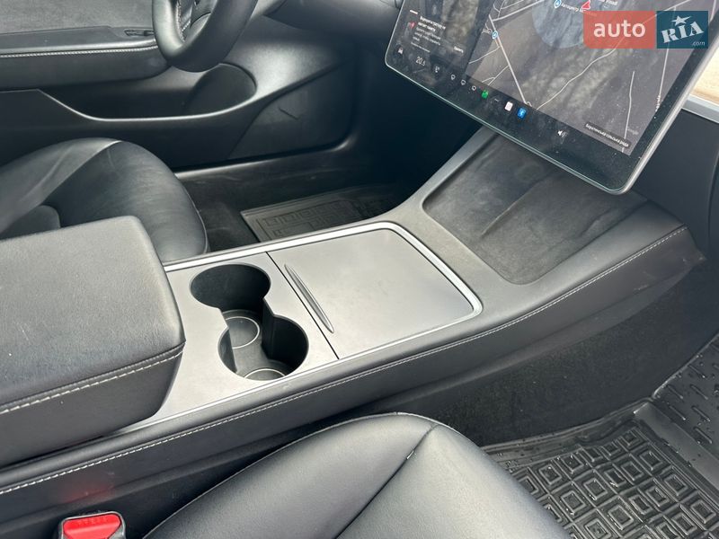 Седан Tesla Model 3 2021 в Луцьку