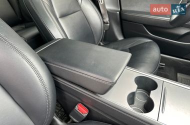 Седан Tesla Model 3 2021 в Луцке
