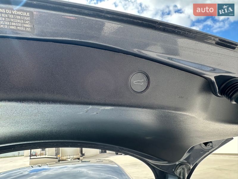 Седан Tesla Model 3 2021 в Луцке