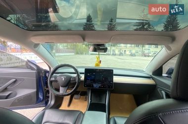 Седан Tesla Model 3 2017 в Валках