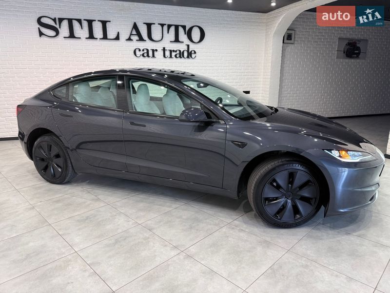 Седан Tesla Model 3 2025 в Одессе